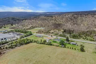 11249 Valley Rd, Berkeley Springs, WV 25411 - Photo 17