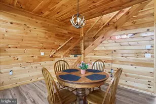 432 Lost Point Ln, Berkeley Springs, WV 25411 - Photo 9