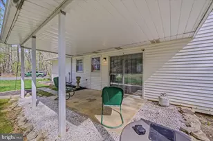 211 Crestview Ln, Berkeley Springs, WV 25411 - Photo 11