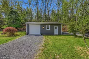 211 Crestview Ln, Berkeley Springs, WV 25411 - Photo 15