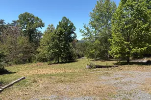 242 Rankin Ln, Berkeley Springs, WV 25411 - Photo 5