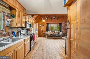 317 Katelyn Ln, Great Cacapon, WV 25422 - Photo 7