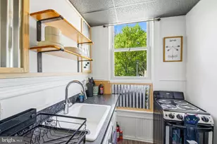 15 N Washington St, Berkeley Springs, WV 25411 - Photo 5