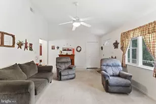 488 Harrison Ave, Berkeley Springs, WV 25411 - Photo 9