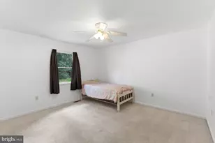 488 Harrison Ave, Berkeley Springs, WV 25411 - Photo 17