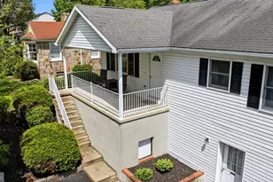 488 Harrison Ave, Berkeley Springs, WV 25411 - Photo 3