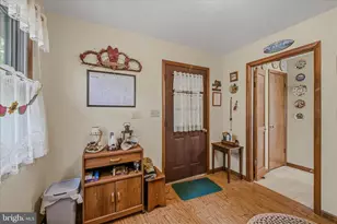 560 Moss Ln, Great Cacapon, WV 25422 - Photo 5