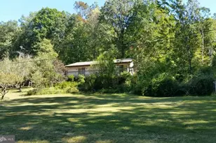 250 Peanut Pl, Great Cacapon, WV 25422 - Photo 3