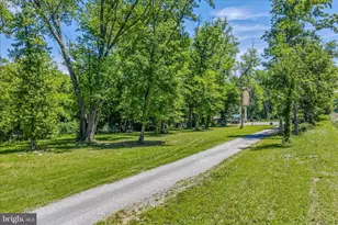 900 Joshua Ln, Berkeley Springs, WV 25411 - Photo 5