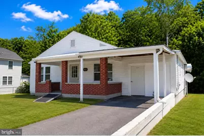 685 Henry W Miller Boulevard, Paw Paw, WV 25434 - Photo 5