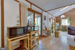 11 S Mountainside Dr, Berkeley Springs, WV 25411 - Photo 17