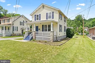 308 S Green St, Berkeley Springs, WV 25411 - Photo 3