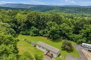 208 Barbeque Dr, Berkeley Springs, WV 25411 - Photo 3