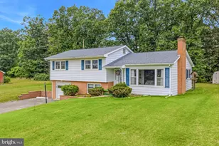 381 Grove Heights Rd, Berkeley Springs, WV 25411 - Photo 3