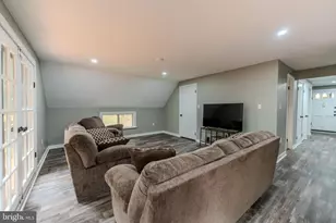 843 Cedar Run Ln, Great Cacapon, WV 25422 - Photo 9