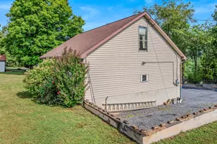 74 Bayberry Ln, Berkeley Springs, WV 25411 - Photo 37