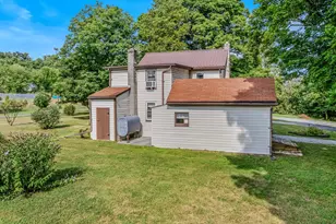 74 Bayberry Ln, Berkeley Springs, WV 25411 - Photo 5