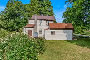 74 Bayberry Ln, Berkeley Springs, WV 25411 - Photo 3