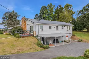 2712 Fairview Dr, Berkeley Springs, WV 25411 - Photo 5