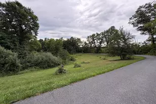 68 Sunset Dr, Berkeley Springs, WV 25411 - Photo 23