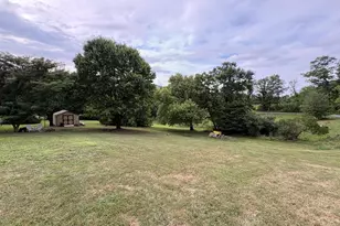 68 Sunset Dr, Berkeley Springs, WV 25411 - Photo 9