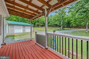 37 Paynes Ln, Berkeley Springs, WV 25411 - Photo 5