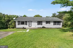 94 Bluejay Ct, Berkeley Springs, WV 25411 - Photo 1