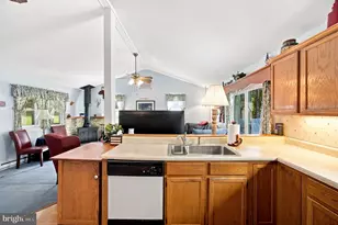 71 Foggy Bottom Ln, Berkeley Springs, WV 25411 - Photo 5