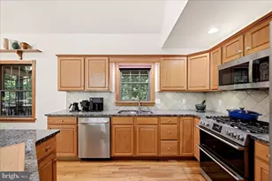 323 Colonial Dr, Berkeley Springs, WV 25411 - Photo 21
