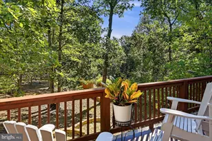 323 Colonial Dr, Berkeley Springs, WV 25411 - Photo 13