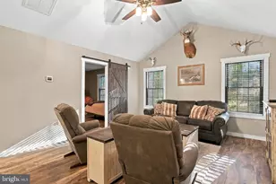 389 Rockview Ln, Great Cacapon, WV 25422 - Photo 5
