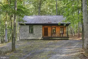 389 Rockview Ln, Great Cacapon, WV 25422 - Photo 3