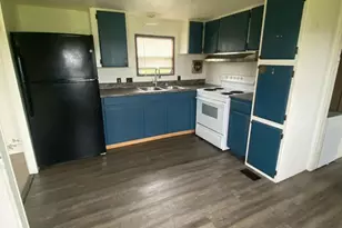 105 4th St, Terra Alta, WV 26764 - Photo 5