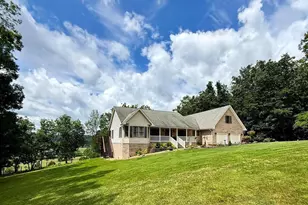 137 Elm St, Franklin, WV 26807 - Photo 1