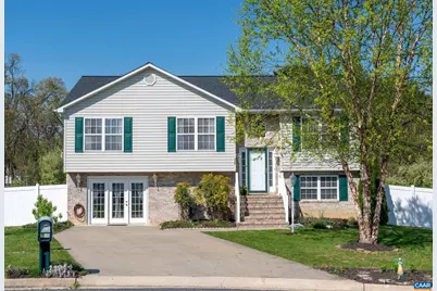 225 Mayfield Ln, Waynesboro, VA 22980 - Photo 1