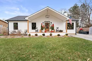 428 Royal Beach Rd, Pasadena, MD 21122 - Photo 1