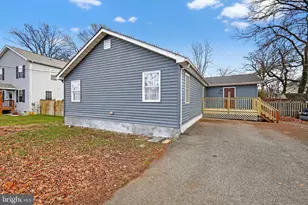 305 Oakwood Rd, Edgewater, MD 21037 - Photo 1