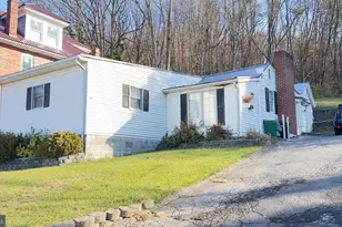 880 Maryland Ave, Cumberland, MD 21502 - Photo 1