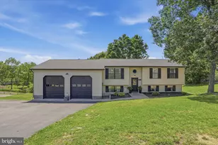 10110 Hillcrest Dr, Cumberland, MD 21502 - Photo 1