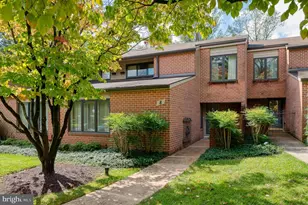 8 Oak Hampton Dr, Lutherville Timonium, MD 21093 - Photo 1
