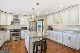 16 Dulaney Hills Ct, Cockeysville, MD 21030 - Photo 1