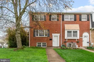957 Stormont Cir, Baltimore, MD 21227 - Photo 1
