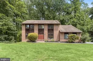 19 Marcie Woods Ct, Baltimore, MD 21208 - Photo 1
