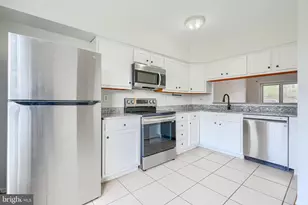 8664 Castlemill Cir, Nottingham, MD 21236 - Photo 7