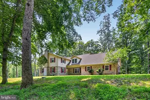 7075 Wood Glen Dr, Hughesville, MD 20637 - Photo 1