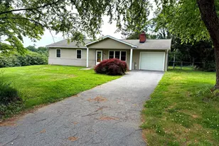 810 Wisteria Dr, Westminster, MD 21157 - Photo 1