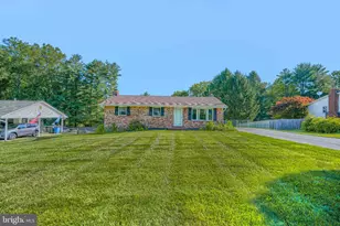 1520 Woodridge Ln, Sykesville, MD 21784 - Photo 1