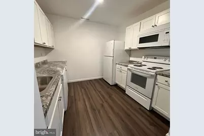 300 Collins Avenue #4, Hurlock, MD 21643 - Photo 1