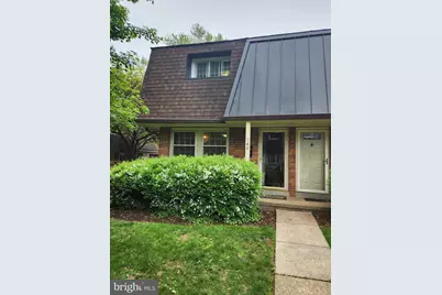 146 S Virginia Avenue S #32, Falls Church, VA 22046 - Photo 1