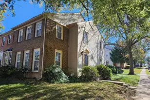 3956 Bradwater St, Fairfax, VA 22031 - Photo 1